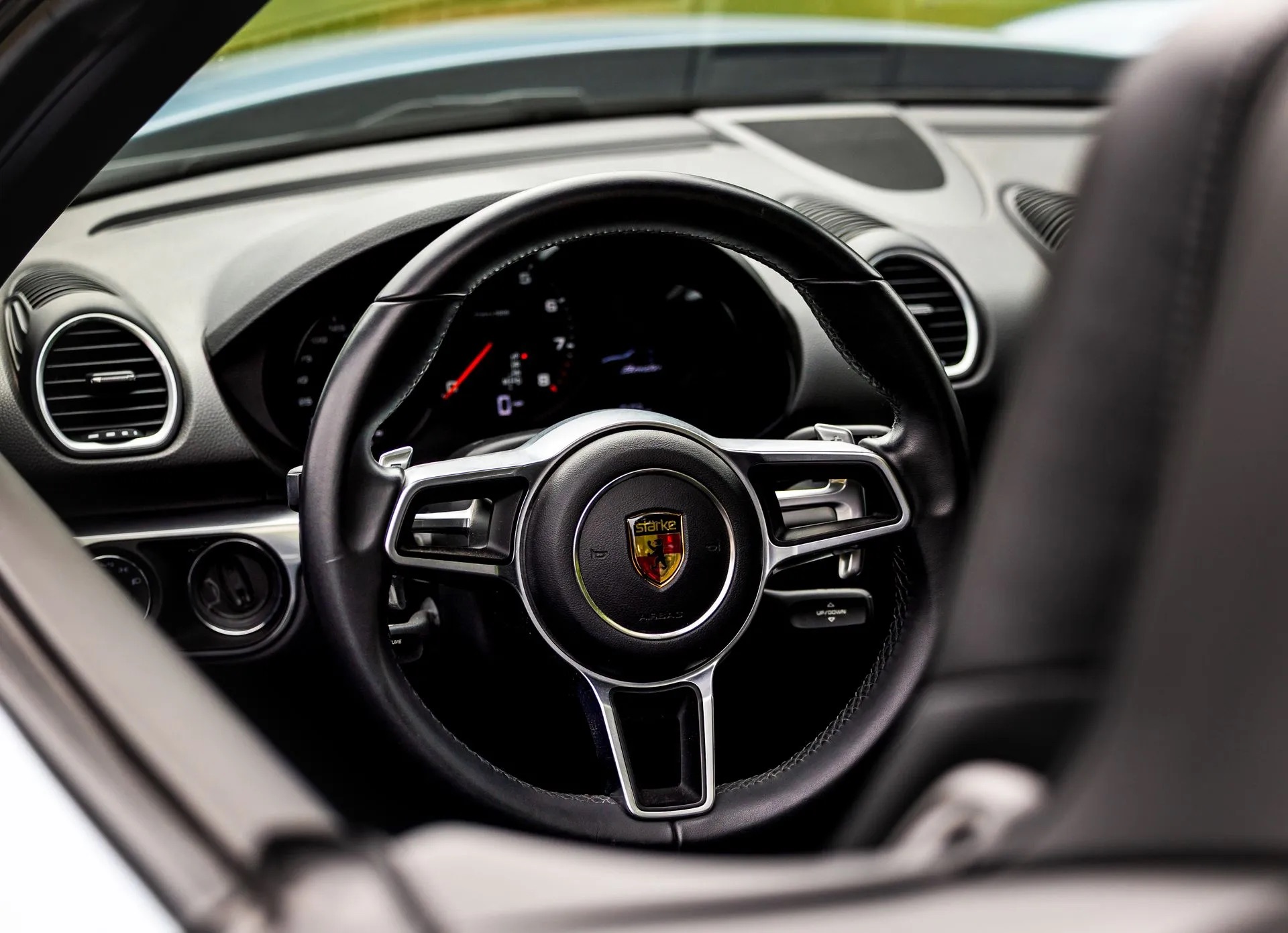 eI65A2049-74282761-1920w